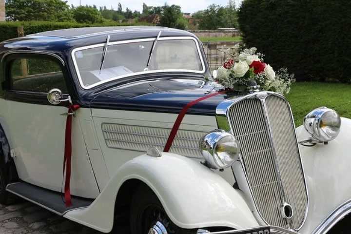 Décoration voiture invités mariage